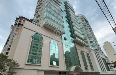 Cobertura com 4 quartos à venda na Rua 137, Meia Praia, Itapema