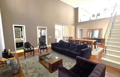 Casa em condomínio para locação com 3 quartos, sendo 3 suítes, 274m²