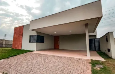 Casa em condomínio fechado com 3 dormitórios sendo 1 suíte