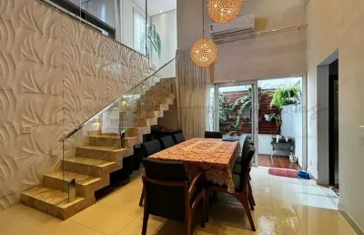 Casa em condomínio fechado na região oeste de londrina