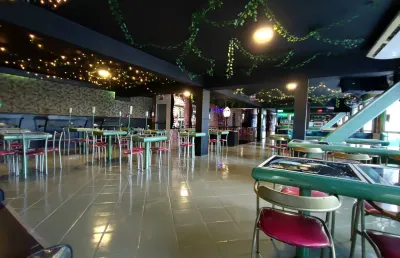 Sala comercial com 2 salas para alugar na Avenida Atlântica, 1814, Centro, Balneário Camboriú