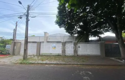Casa com 03 suítes e área gourmet com churrasqueira no jardim santa rosa