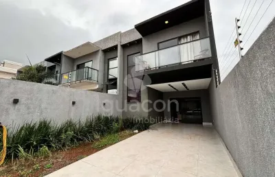 Sobrado com 03 dormitórios sendo 01 suite com closet e móveis planejados no jardim ipê