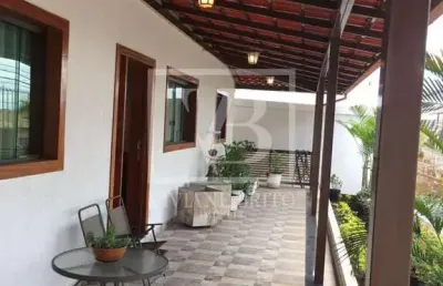 Excelente oportunidade de uma belíssima casa a venda no bairro filadélfia- betim