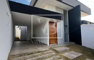 À venda no guarujá mansões, casa plana com 3 suítes, aquecimento solar e quintal