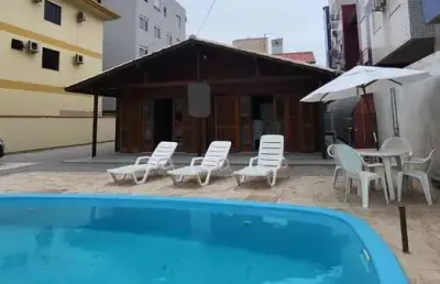 Casa com 4 quartos para alugar na Rua Das Garoupas, Praia de Palmas, Governador Celso Ramos