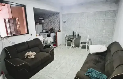 Casa no sol nascente – lote 300m², rua asfaltada e preço imperdível!