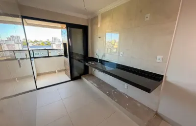 Apartamento com varanda gourmet (churrasqueira à carvão)