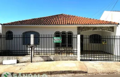 Casa com 3 quartos para alugar por r$ 1300.00, 135.81 m2 - parque alvamar - sarandi/pr
