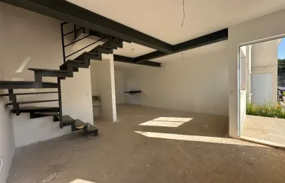 Sobrado moderno para venda, 97m2 e 3 quartos em condomínio - valinhos - sp