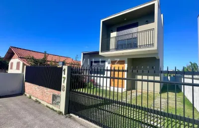 Casa com 3 quartos sendo 2 suites a venda em garopaba sc