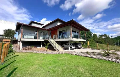 Casa nova com 3 suítes em areias do macacu – a minutos da praia, com área gourme