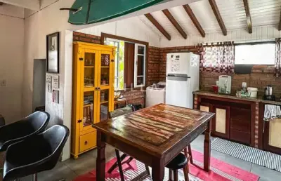 Casa mobiliada c/ lagoa privativa – frente à surfland sc