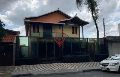 Casa colonial com habite-se no barreiro de baixo bh em lote de 360 m²  proximo ao centro comercial do barreiro
