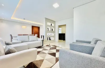 Casa com 4 quartos à venda na Rua Agostinho Feijó Sanches, 315, Santa Mônica, Londrina