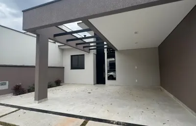 Linda casa térrea nova no condomínio jardim montreal