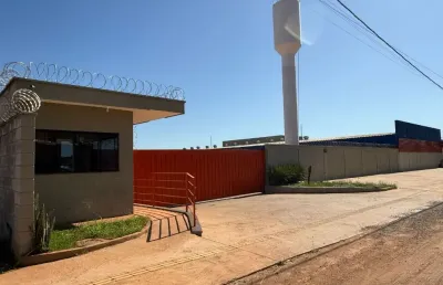 Galpão com escritório/cozinha e docas com pátio para carretas