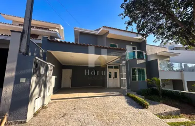 Linda casa a venda condomínio saint claire com 3 suítes todas com sacada