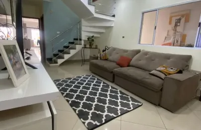 Excelente sobrado no bairro vista linda com 3 quartos