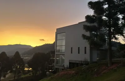 Vende-se linda casa de alto padrão em rancho queimado sc - uma vista livre