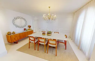 Apartamento espaçoso com 4 domitórios sendo 2 suítes e 4 vagas no tatuapé