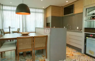 Apartamento amplo semimobiliado em balneário camboriú em santa catarina.