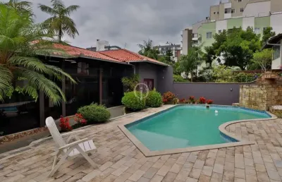 Casa com 3 quartos à venda no Santo Antônio, Joinville 