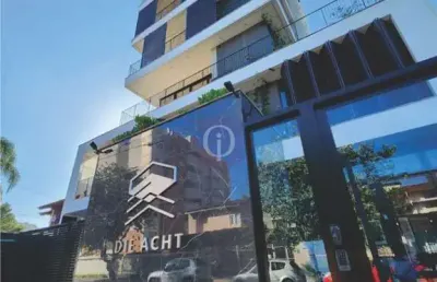 Ultima unidade a venda no ed. die acht, no bairro américa em joinville. apenas 8 apartamentos, seja 1 dos 8,1 por andar. andar alto.