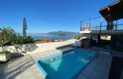 Casa com 3 quartos à venda na Rua Oscar Francisco Schmidt, 115, Ponta de Baixo, São José
