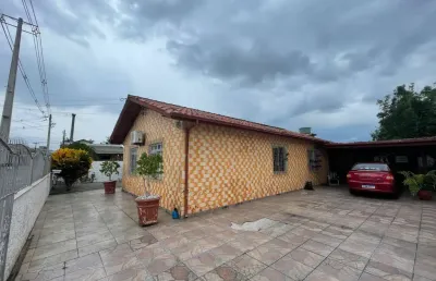 Casa com 3 quartos à venda na Rua Osvaldo Souza, 45, Aririu, Palhoça