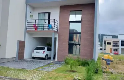 Casa com 3 quartos à venda na Avenida Wilian Castelo Branco, 700, Beira Rio, Biguaçu