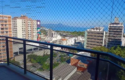 Apartamento no centro com 2 dormitórios e 1 vaga livre