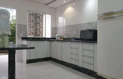 Casa com 3 quartos para alugar na Avenida Paulo Roberto Vidal, 1455, Bela Vista, Palhoça