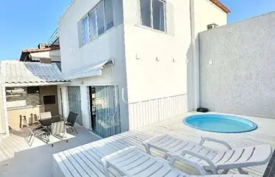 Excelente cobertura triplex reformada 4 quartos 2 suítes 2 vagas piscina e churrasqueira no miolo de icaraí!!