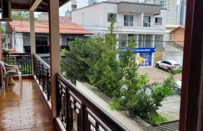 Sobrado a venda centro de balneário camboriú terreno 257 m2 !!!