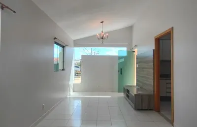 Casa c/3 quartos em condomínio com armários e ar condicionados