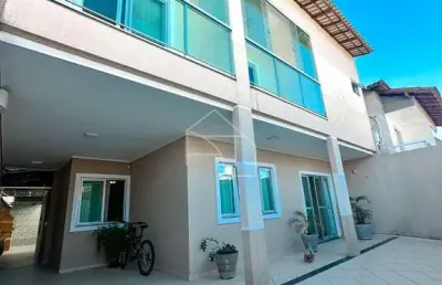 Casa individual ampla em morada de laranjeiras – 6 quartos, 4 suítes e terraço