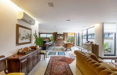 Casa com 4 quartos à venda na rua luiz antônio biazzetto, 747, centro cívico, curitiba, 426 m2 por r$ 3.000.000