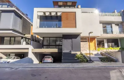 Casa em condomínio fechado com 3 quartos à venda na rua nardy müller da costa, 577, campo comprido, curitiba, 242 m2 por r$ 2.500.000