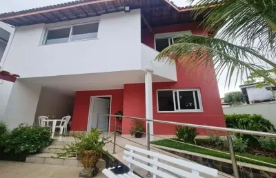 Sobrado para venda tem 228 metros quadrados com 4 quartos