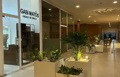Oportunidade única: salão de beleza completo à venda em localização privilegiada!