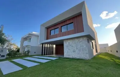 Sobrado para venda possui 280 metros quadrados com 4 quartos