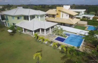 Luxuosa casa à venda tem 420 m2 com 8/4 em guarajuba (monte gordo) - camaçari - ba