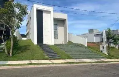 Imóvel para aluguel e venda tem 217 metros quadrados com 4 quartos