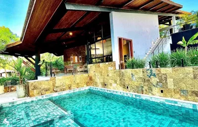Casa em condomínio fechado com 4 quartos à venda na Avenida Santos Dumont, 6277, Parque Encontro das Águas, Lauro de Freitas