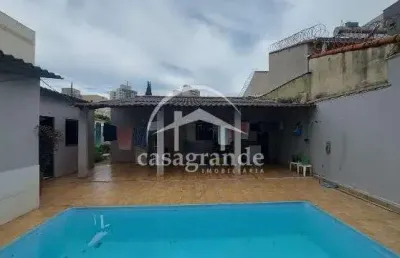 Casa com 8 quartos à venda na rua tomaz falbo, 1, santa mônica, uberlândia por r$ 900.000