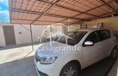Casa com 3 quartos à venda na avenida sílvio rugani, 1, tubalina, uberlândia por r$ 700.000