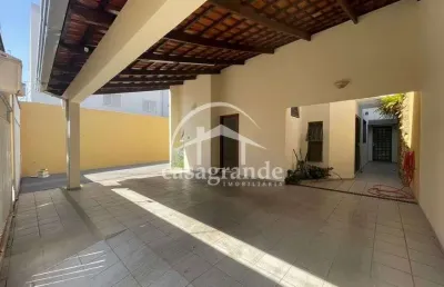 Casa com 5 quartos para alugar na rua jorge martins pinto, 1, santa mônica, uberlândia por r$ 4.700