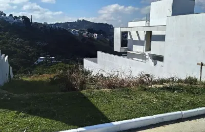 Lote com 510 metros quadrados para venda no condomínio portal do aeroporto em juiz de fora