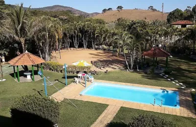 Granja com 05 quartos sendo 1 suíte para venda no bairro cedofeita em matias barbosa
